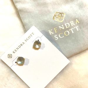 Kendra Scott Jolie Gold Stud Earrings.